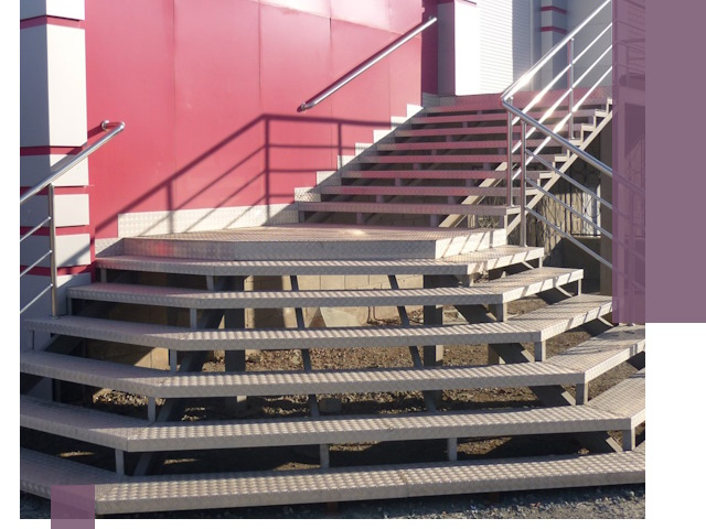 Лестницы для магазина в Одинцове — изготовление и монтаж