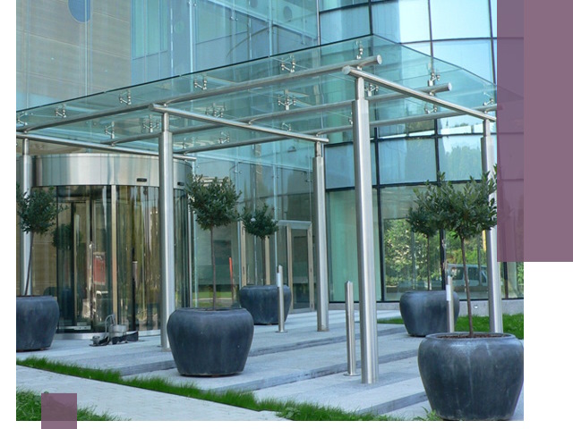 Навесы из стекла на заказ в Одинцове — монтаж и установка