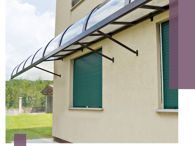 Козырьки над окнами в Одинцове — изготовление и монтаж по выгоде